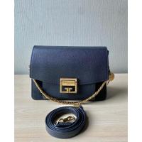 ราคา กระเป๋ามือสอง Givenchy GV3 Small bag (19747057932)