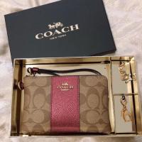 ราคา Coach มือ 1 คล้องมือ ไซส์ S 1 ซิป ของแท้ 100% หิ้วมาจากอเมริกา ราคานี้หาไม่ได้แล้วค่ะ (7438866511)
