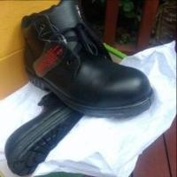 ราคา รองเท้าเซฟตี้ แพงโกลิน เสริมพื้นเหล็กขนาด41-42 (6041486845)