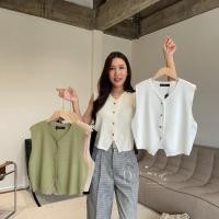 ราคา เสื้อกั๊กไหมพรมสีครีม ร้านmemade (used once) (47202544875)