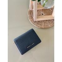 ราคา กระเป๋าสตางค์ charles&keith สีดำ ของแท้ (มือสอง) (25670725173)