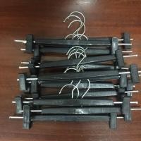 ราคา ไม้หนีบกางเกง ไม้หนีบกระโปรง ทำจากพลาสติกสีดำ รหัสสินค้า NO.111 บรรจุขาย 12 ชิ้น/แพ๊ค พร้อมส่ง (950639642)