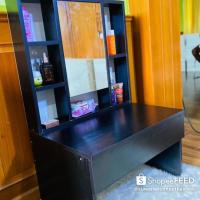 ราคา โต๊ะแป้ง โต๊ะเครื่องสำอางค์ สำหรับสาวๆ สีตามหา**สีดำ หายากมากกระจกเปิดได้เจ้าค่ะ จุของได้เยอะมาก สวยๆเลยจ้ะ สไตลเกาหลี่ (11200845949)