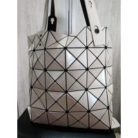 ราคา กระเป๋า bao bao 6×6 สีเบจ (25409512765)