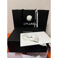 ราคา กล่องกระเป๋าชาแนลCHANEL13x10x5นิ้วพร้อมถุงกระดาษแท้มือสอง (25707672006)