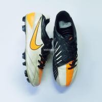 ราคา รองเท้าฟุตบอล สตั๊ด แท้มือสอง size 42.5/270 รุ่น t90 laser 4 hg รองท็อป (43357608100)