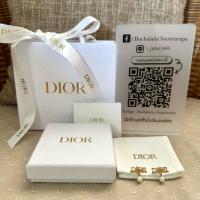 ราคา New‼️ Dior Revolution Earrings ของใหม่ค่ะ รุ่นตัวอักษรห้อยมุก เเท้ค่ะ (29235567334)