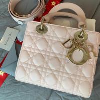 ราคา Lady Dior 9 แท้1000% ใหม่มาก สภาพ 97% สวยเป๊ะ คุณหนูสุดๆ ซื้อจากต่างประเทศ ใช้น้อยมาก ส่วนมากเก็บไว้ในตู้ ซื้อใช้คุ้มค่า (7316000318)