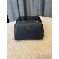 ราคา cle de peau แท้ใหม่กระเป๋าเครื่องสำอางทรงสวยน่ารักมากๆสีเบจพร้อมกล่อง สินค้าจากเคาน์เตอร์เครื่องสำอาง (23628682922)