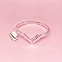 ราคา สร้อยข้อมือ Guess แบบแข็ง (44014639204)