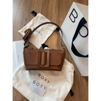 ราคา Boyy Buckle Pouchette สี Cuoio Brown มือสอง (21878732642)