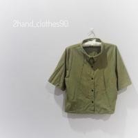 ราคา **มือสอง** เสื้อเชิ้ต สีเขียวขี้ม้า (1481957587)