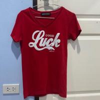 ราคา เสื้อยืดสีแดง ป้ายABOVE แท้ ไซร้M อก 32-36 ยาว 25 นิ้ว (3146981751)