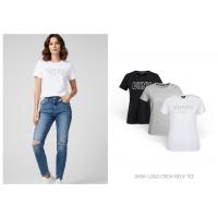 ราคา DKNY เสื้อยืดคอกลม แขนสั้น ผ้านุ่มยืดหยุ่น LOGO CREW NECK TEE (A0701) (48203842095)