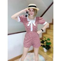 ราคา ชุดเซ็ท เสื้อกางเกงลายสก็อต คอสี่เหลี่ยมกุ๊นคอสีขาว อกมีโบว์ แขนตุ๊กตากุ๊นปลายแขนสีขาว กางเกงใส่ยางยืดข้างหลัง ขอบเอวสูง (12807389128)