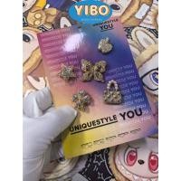 ราคา <การจัดส่งของกรุงเทพฯ> Jibbitz Crocs กระเป๋าสะพาย Four Leaf Clover ผีเสื้อโลหะ 100% แท้ Set (52850927724)