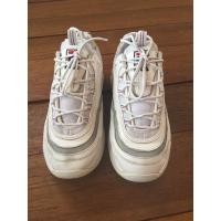 ราคา Fila Ray มือสองของแท้ size US 8 26cm (7347533158)