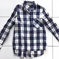 ราคา ZARA เสื้อเชิ้ตลายสก็อต สภาพใหม่ แท้100% (11893676661)