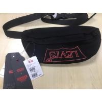 ราคา กระเป๋าคาดอก Levi’s Stranger thing ของแท้ มือ 1 (3518136259)