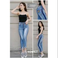 ราคา กางเกงยีนส์เอวสูง ทรงเดฟยีนส์ ผ้ายืดแถบข้าง (2811152036)