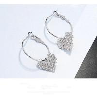 ราคา ต่างหูห่วงตุ้งติ้งหัวใจเพชร❤️ (1151742790)