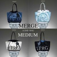 ราคา งานแบรนด์แท้ MERGE A DAY BAG - MEDIUM รุ่นกลาง สายแบน รุ่นยอดฮิต (41457731224)