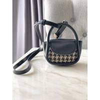 ราคา (used) กระเป๋าสะพายเล็ก ลายชิโนริ (21088027182)