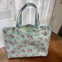 ราคา 【Direct from Japan】กระเป๋าน้ำหนักเบาทำจากผ้าเคลือบ Cath Kidston【Japan Exclusive】 (40726659969)