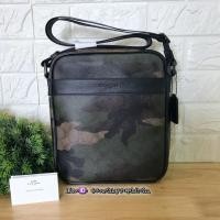ราคา COACH M CHARLES FLIGHT BAG IN ANIMATED SIGNATURE CAMO PRINT COATED CANVAS : F59913 (coachbysuphitcha) (747270577)
