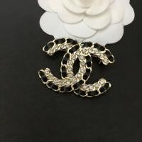 ราคา เข็มกลัดลาย Double C ของ CHANEL สไตล์คลาสสิก ทำมาจากหนังสีดำและวัสดุทองเหลือง ประดับเพชรเล็กๆ เหมาะสำหรับสวมใส่ทุกวัน (48454335142)