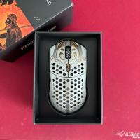 ราคา (พร้อมส่ง) Finalmouse Starlight Zeus M (28221312928)