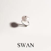 ราคา SWAN - Baroque Pearl with Stone Ring แหวนเงินแท้ ชุบทอง14K มุกแท้ มุกน้ำจืด ฝังเพชรคิวบิกเซอร์โคเนี (29322276835)