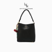 ราคา LYN - Bethany M Bucket Bag กระเป๋าทรงถัง (L25FBWB031) (49000012544)