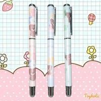 ราคา ปากกาหมึกซึมนักเรียนพร้อมเปลือกด้านนอกการ์ตูนปลายปากกาปลอมมาตรฐานพร้อมปลายลบได้ปลายปากกาเขียนเรียบสําหรับเด็กชุดของขวัญ (29734957332)