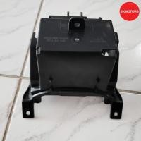 ราคา กล่องใส่แบตเตอรี่ รหัสสินค้า 81320-KWN-306 สำหรับรถ HONDA PCX125 ปี 2009 แท้เบิกศูนย์100% (28479733768)