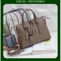 ราคา กระเป๋าถือ ทรงสวยขายดีมาก จากแบรนด์ KEEP ทรง รุ่น Parish hand bag with cute taddy แท้100 % (7804998984)