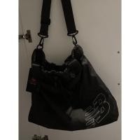 ราคา กระเป๋า New balance รุ่น Achiever tote ใหม่ สภาพดี (15940392547)