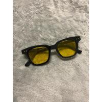 ราคา แว่นกรอบดำเลนส์เหลืองแฟชั่น!มือสอง! (26124556359)