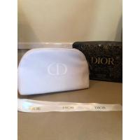 ราคา กระเป๋าใส่เครื่องสำอางค์ Dior ของแท้จากช้อปไทย (28733681688)