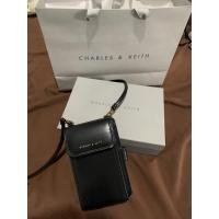 ราคา กระเป๋าสะพายข้าง CHARLES & KEITH ใส่มือถือได้ (20732171460)