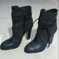 ราคา รองเท้าบูทหนังแท้ ยี่ห้อ vince camuto ใหม่ซื้อมาแล้วไม่ได้ใช ้สินค้านำเข้าจาก อเมริกา (6116598857)