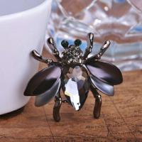 ราคา เข็มกลัดติดเสื้อประดับสวารอฟสกี้แท้ ราคาถูกมาก (97392778)