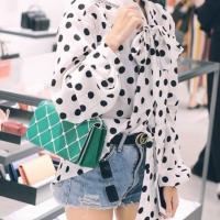 ราคา charles & keith พร้อมส่ง ลดเคลียร์สินค้า กระเป๋าของแท้ สีเขียว (อ่านก่อนสั่ง) (2597562363)