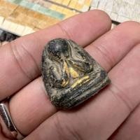 ราคา พระปิดตา พิมพ์หลังทะลุ หลวงพ่อแก้ว วัดเครือวัลย์ เนื้อผงคลุกรักเก่า (42769224461)