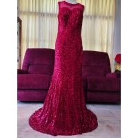 ราคา [ส่งฟรี] ชุดราตรียาวคอกลมลูกไม้สีแดงเลือดนก ปลายหลังบานหางปลานิดๆ สินค้ามือสองสภาพ 99% ซับใน2ชั้น งานประณีตระดับพรี่เมี (20079510946)