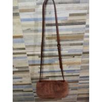 ราคา กระเป๋าสะพาย ELLE แท้ มือสองสภาพสวย (7017184838)