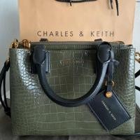 ราคา กระเป๋า charles&keith แท้ 100% จากshop (7048736037)