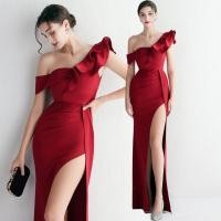 ราคา ชุดราตรียาวสีแดง ปาดไหล่แต่งระบาย กระโปรงผ่าหน้าทรงหางปลา เรียบหรูดูแพงสวยหรูดูดี (18072580259)