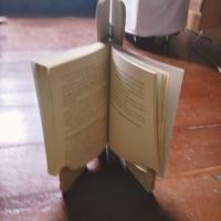 ราคา แท่นวางหนังสือ ขาตั้งหนังสือ แท่นวางหนังสือทำจากไม้ (22973335313)