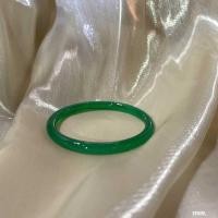 ราคา สร้อยข้อมือหินอาเกตสีเขียว Chrysoprase พร้อมกริ๊งสีเขียว สำหรับผู้หญิง (45754034457)